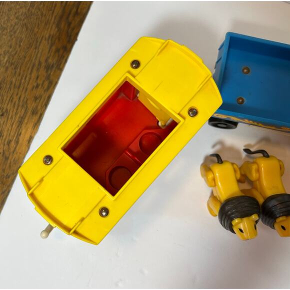 Vintage Fisher Price Circus Train •2 Lions • 2 Monkeys • 2 Bears • 1 Elephant - Picture 9 of 15